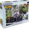 PuzzleWow Puzzel Egel Op Een Fototoestel - Legpuzzel - Puzzel 1000 Stukjes Volwassenen - Sinterklaas Cadeautjes - Sinterklaas Voor Grote Kinderen -Puzzels Verkoop 550x498